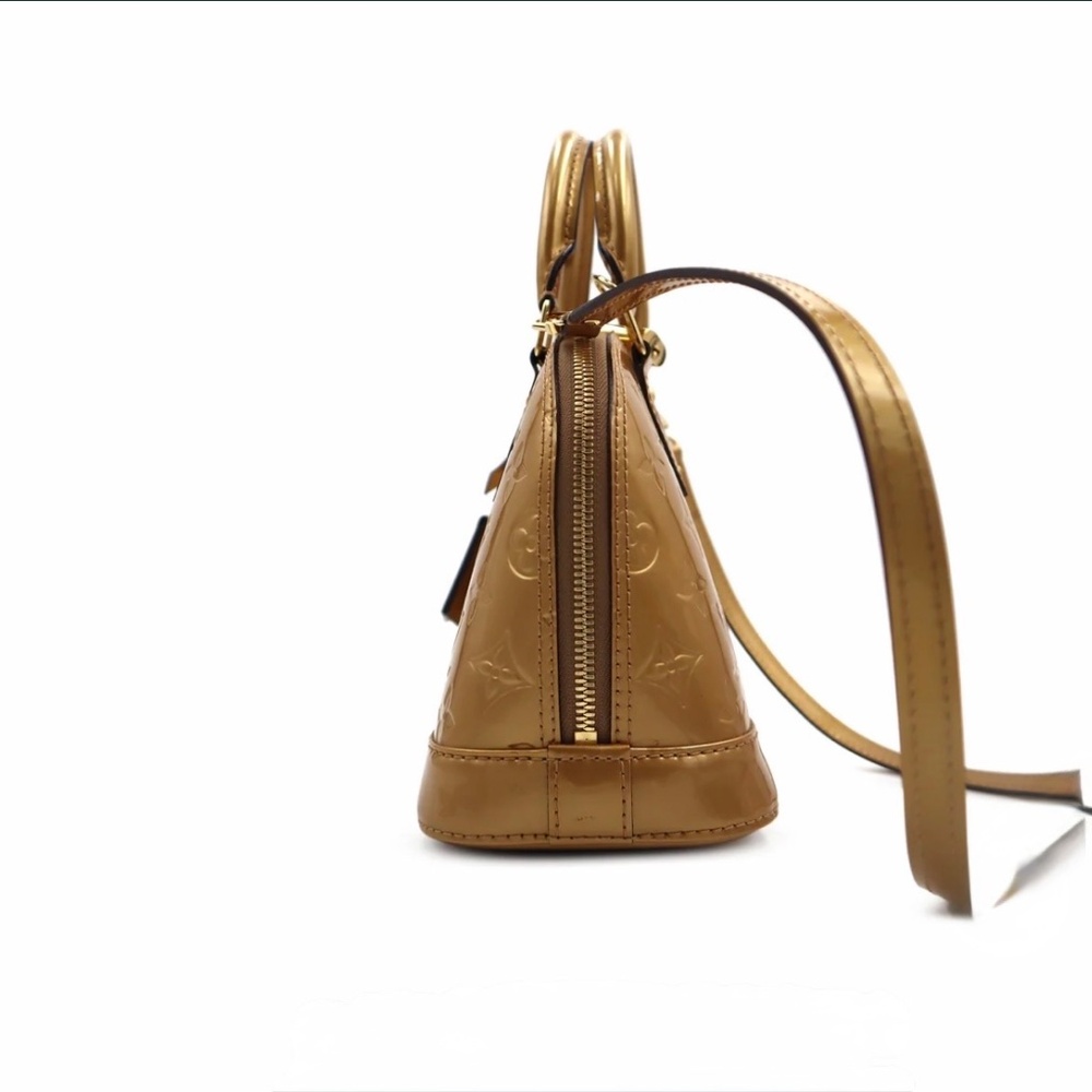 LOUIS VUITTON MONOGRAM VERNIS ALMA BB SHOULDER BAG. Includes dust bag - Picture 3 of 12